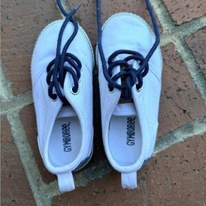 Gymboree Toddler Sneakers – Size 8 – Barely Used 🤍
